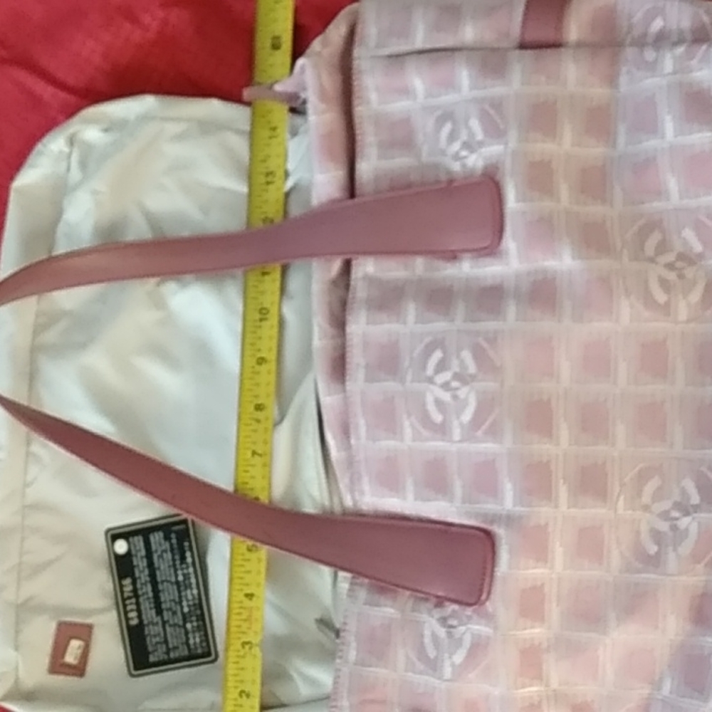 AUTHENTIC  PINK.  CHANEL  BAG !